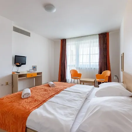 Hotel And Park Divoka Voda Hotel Bratislava