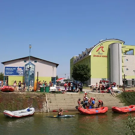 Hotel And Park Divoka Voda Hotel Bratislava